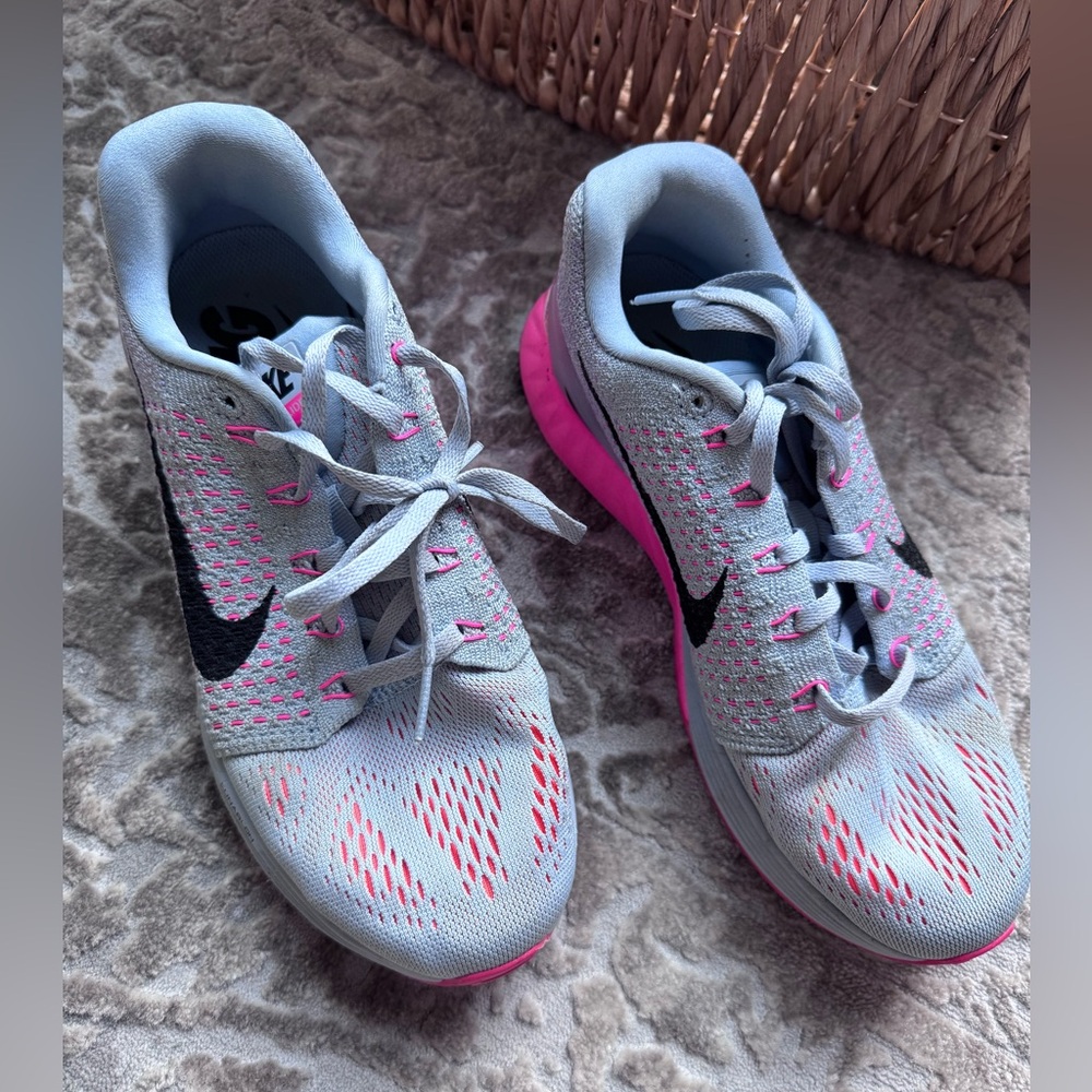 Nike women’s sneakers US size 7